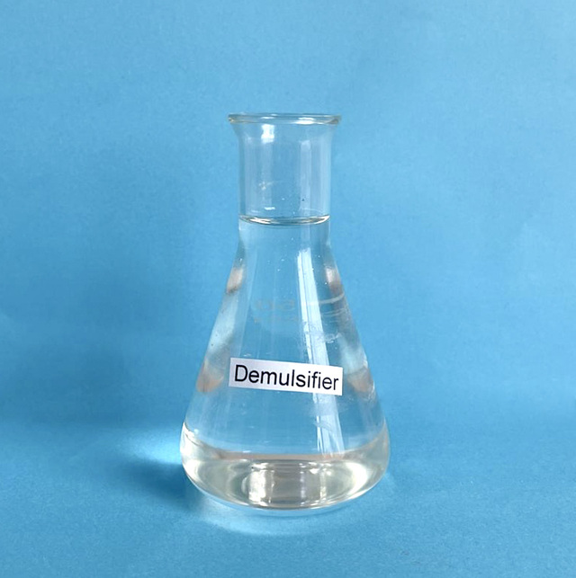 Oil-soluble demulsifier